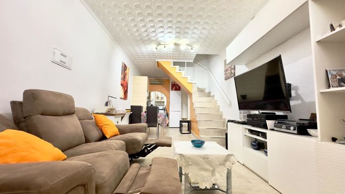 Image No.6-2 Bed House for sale