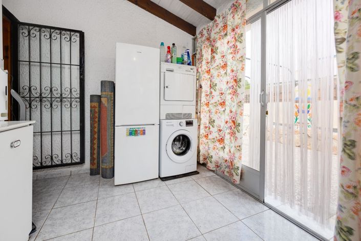 Image No.18-2 Bed Property for sale