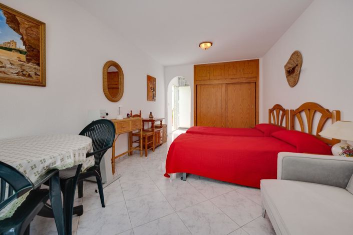 Image No.20-2 Bed Property for sale