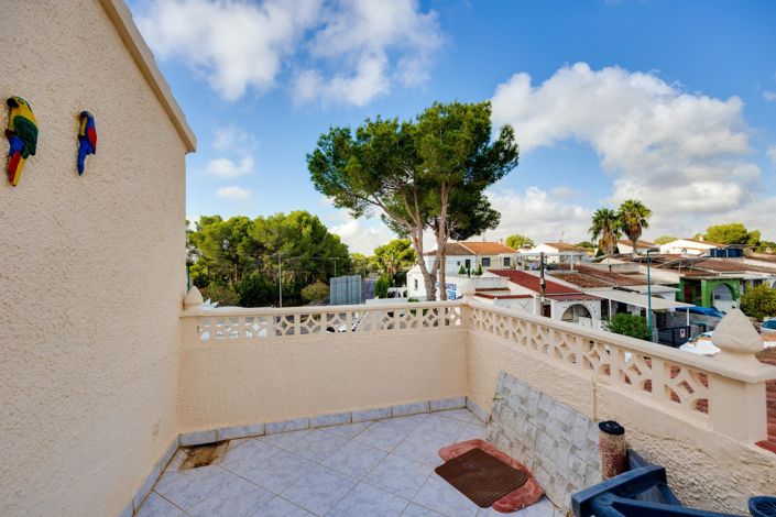 Image No.27-2 Bed Property for sale