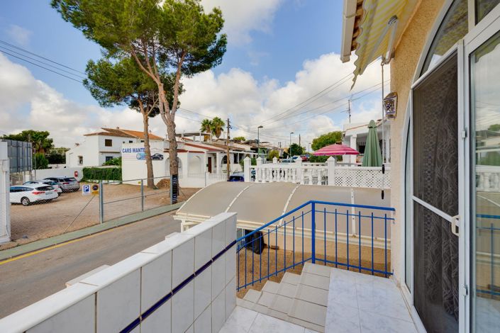 Image No.3-2 Bed Property for sale