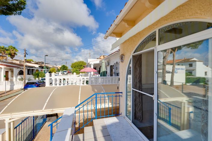 Image No.4-2 Bed Property for sale