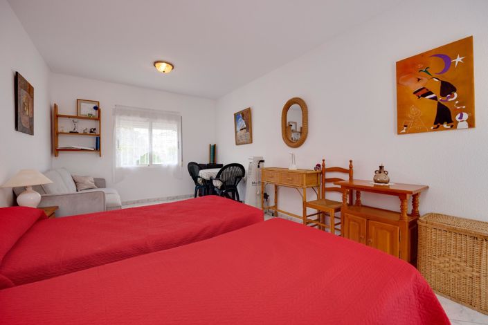 Image No.40-2 Bed Property for sale