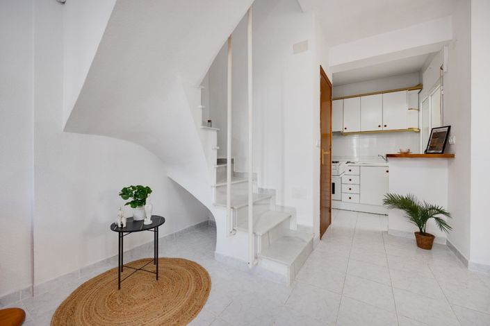 Image No.18-3 Bed House for sale