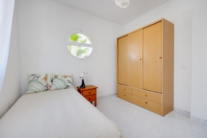 Image No.30-3 Bed House for sale