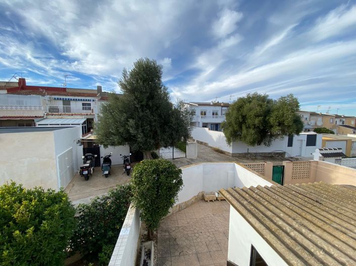 Image No.19-3 Bed House for sale