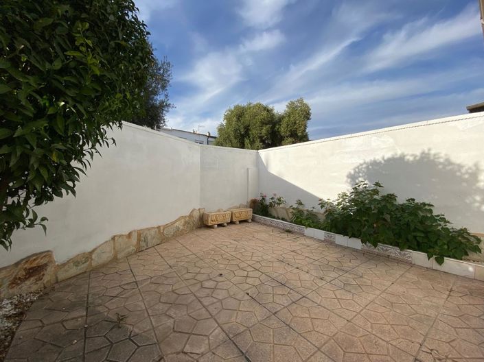 Image No.6-3 Bed House for sale