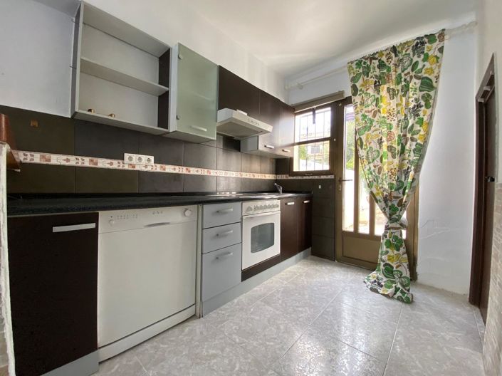 Image No.7-3 Bed House for sale