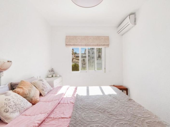 Image No.16-2 Bed House for sale