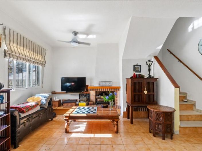 Image No.9-2 Bed House for sale