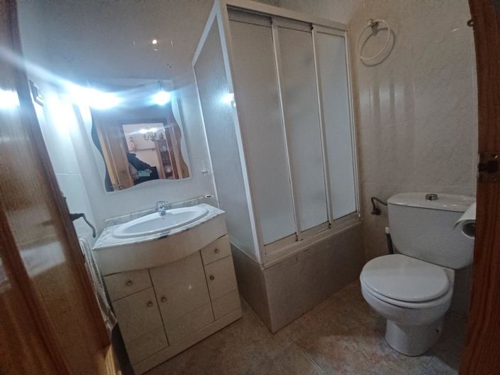 Image No.24-4 Bed House for sale