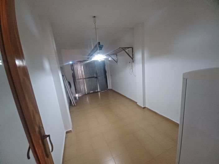 Image No.27-4 Bed House for sale