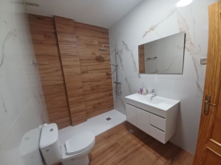 Image No.5-4 Bed House for sale