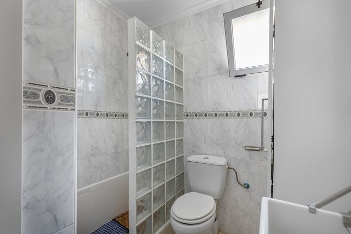 Image No.18-2 Bed Bungalow for sale