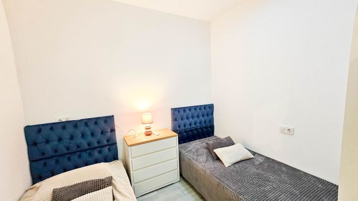 Image No.19-2 Bed House for sale