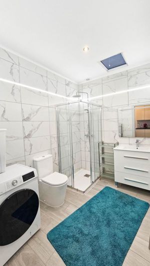 Image No.21-2 Bed House for sale