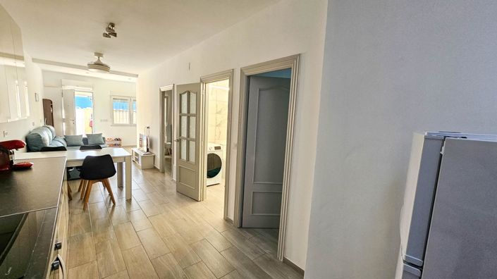 Image No.4-2 Bed House for sale