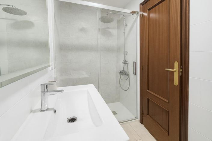 Image No.8-2 Bed Apartment for sale