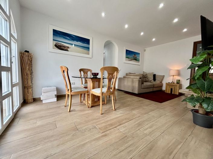 Image No.22-Villa de 6 chambres à vendre à Cabo Roig