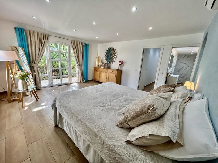 Image No.9-Villa de 6 chambres à vendre à Cabo Roig