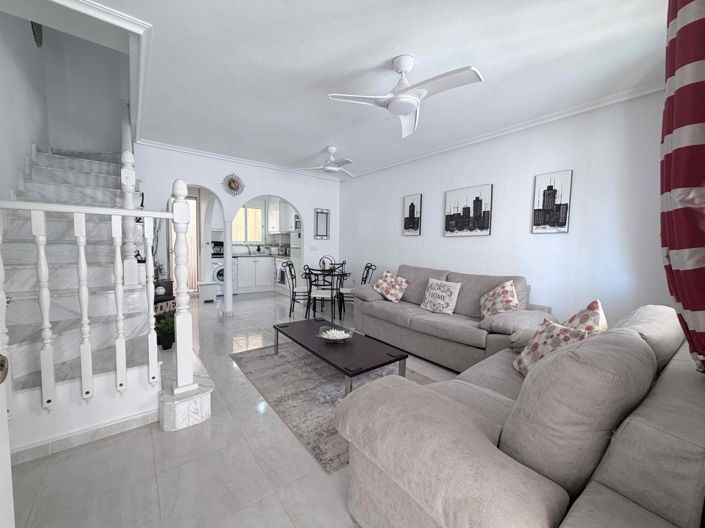 Image No.6-3 Bed House for sale