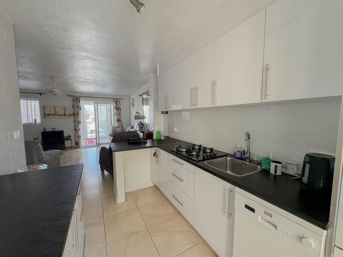 Image No.11-3 Bed House for sale