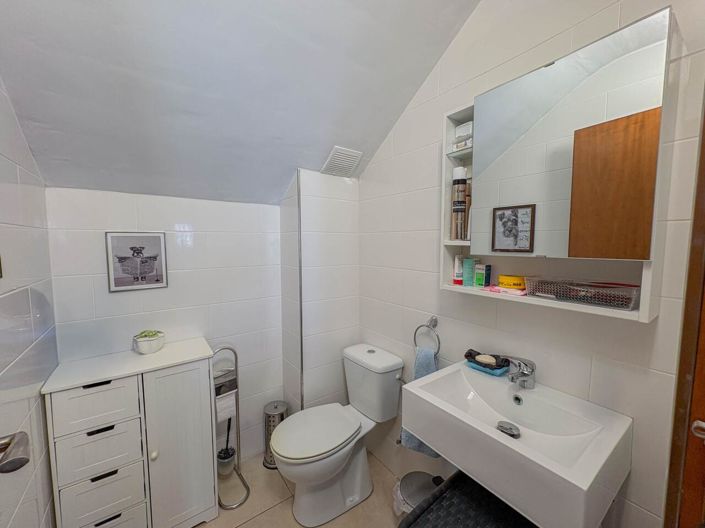 Image No.13-3 Bed House for sale