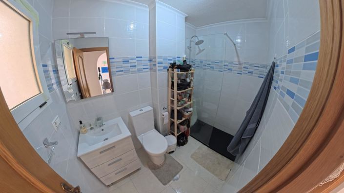 Image No.17-2 Bed Property for sale