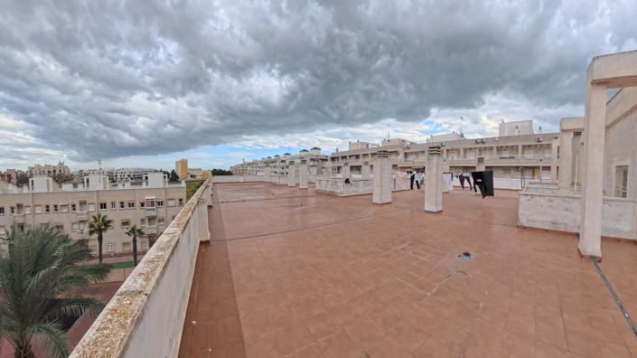 Image No.22-2 Bed Property for sale