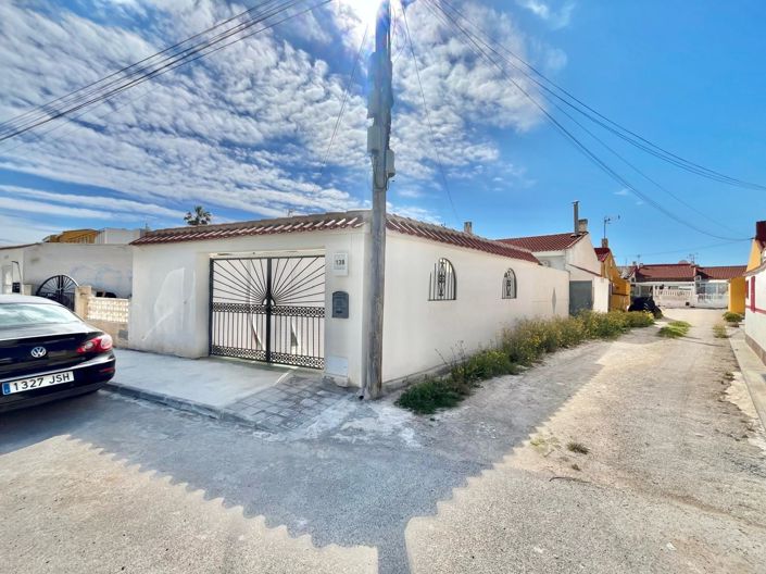 Image No.16-2 Bed Bungalow for sale