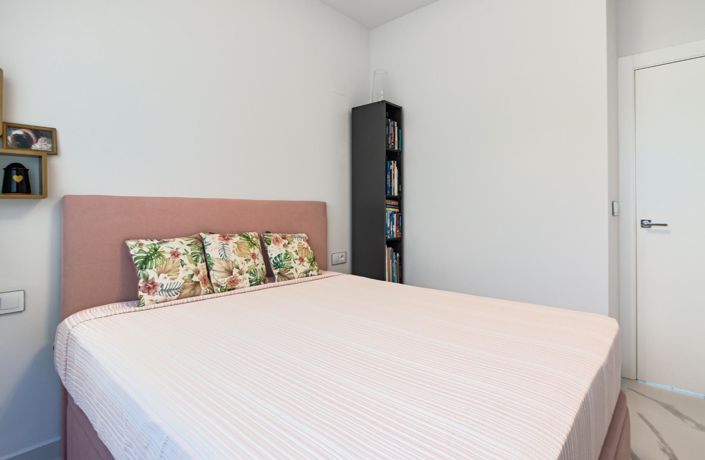 Image No.24-2 Bed Apartment for sale