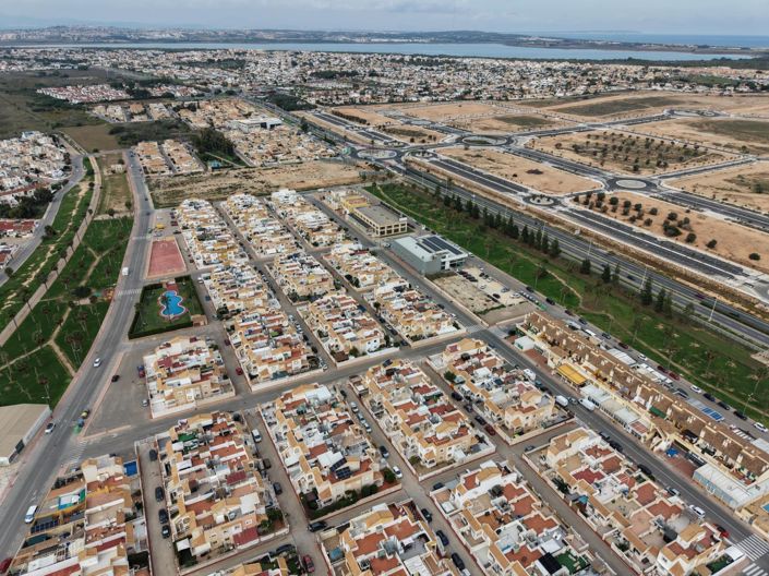 Image No.26-2 Bed Bungalow for sale