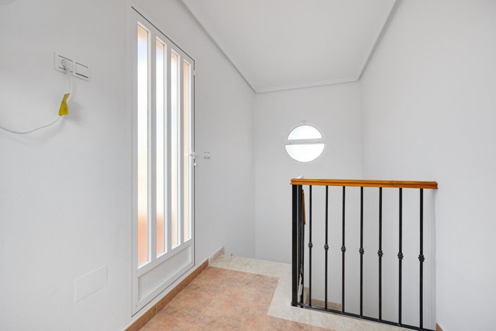 Image No.35-3 Bed Villa for sale