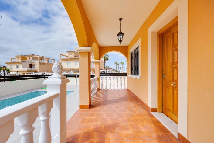 Image No.6-3 Bed Villa for sale