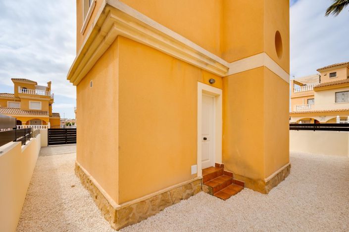 Image No.8-3 Bed Villa for sale