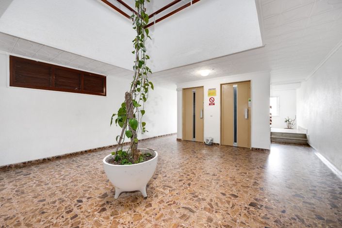 Image No.33-2 Bed Apartment for sale