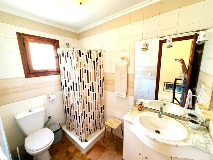 Image No.12-2 Bed House for sale