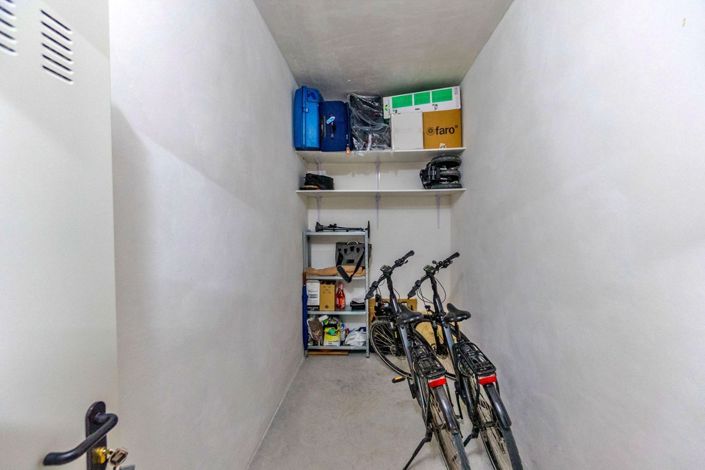 Image No.18-2 Bed Flat for sale