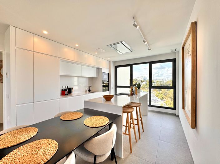 Image No.17-2 Bed Apartment for sale