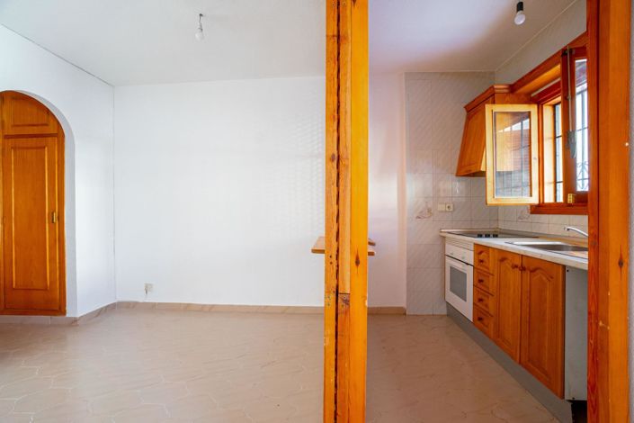 Image No.11-1 Bed Property for sale