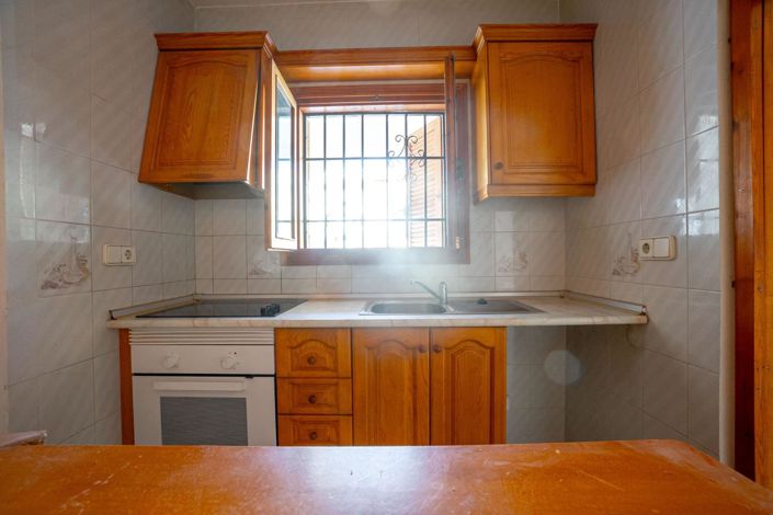 Image No.13-1 Bed Property for sale