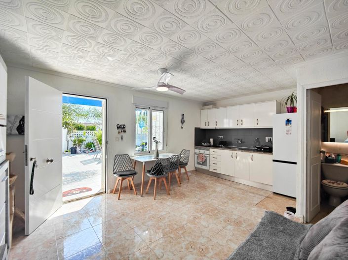 Image No.12-2 Bed House for sale