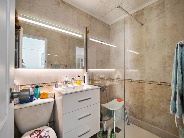 Image No.20-2 Bed House for sale