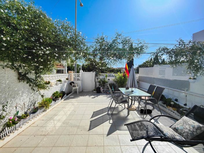 Image No.5-2 Bed House for sale