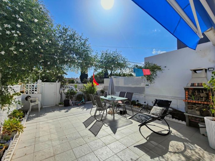 Image No.6-2 Bed House for sale