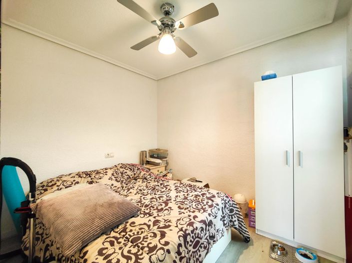Image No.32-2 Bed House for sale