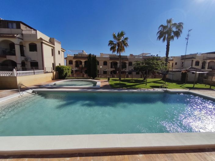 Image No.3-Bungalow de 2 chambres à vendre à Torrevieja