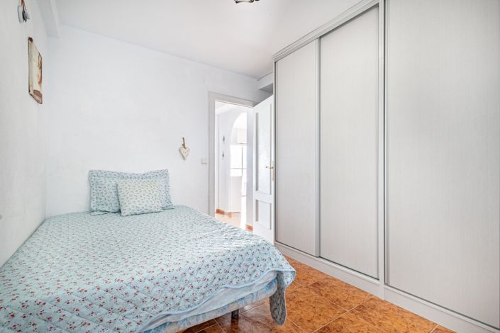 Image No.16-3 Bed Flat for sale