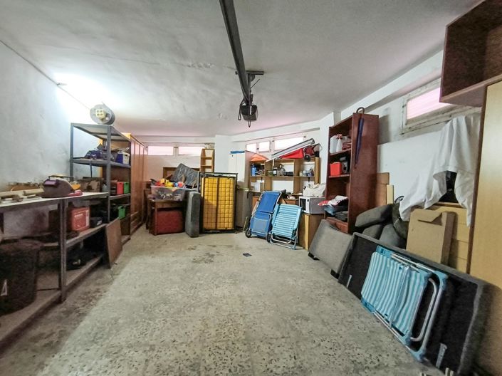 Image No.25-3 Bed Flat for sale