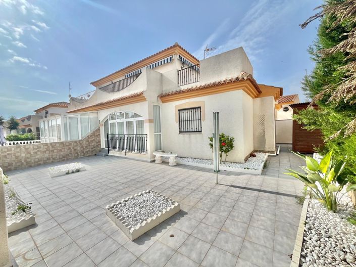 Image No.3-Chalet de 3 chambres à vendre à Orihuela Costa